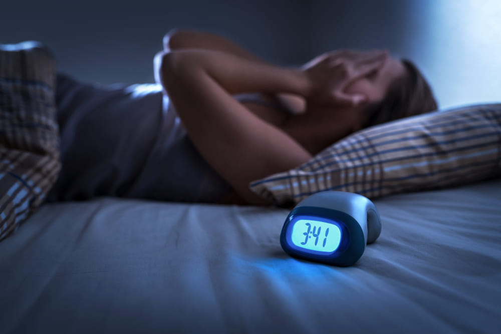 SCONFIGGERE L’INSONNIA OCCASIONALE È FACILE COME BERE UN BICCHIER D’ACQUA